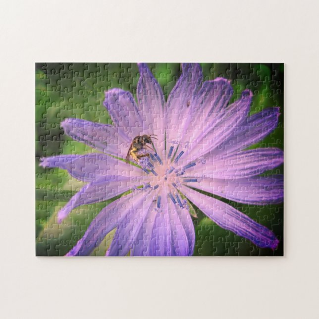 Quebra-cabeça Abelha Polinizando Flor Roxo (Horizontal)
