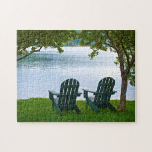 Quebra-cabeça Adirondack Chairs frente a um lago - Fotografia