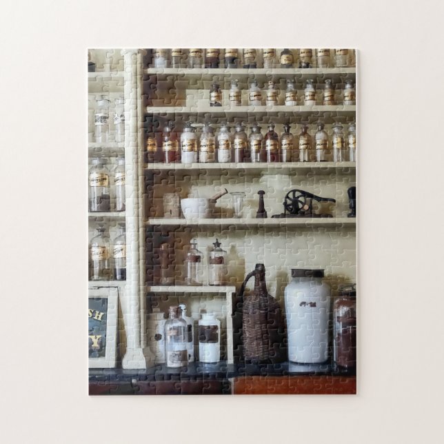 Quebra-cabeça Alcatrão e péletas e garrafas em Prateleiras (Vertical)