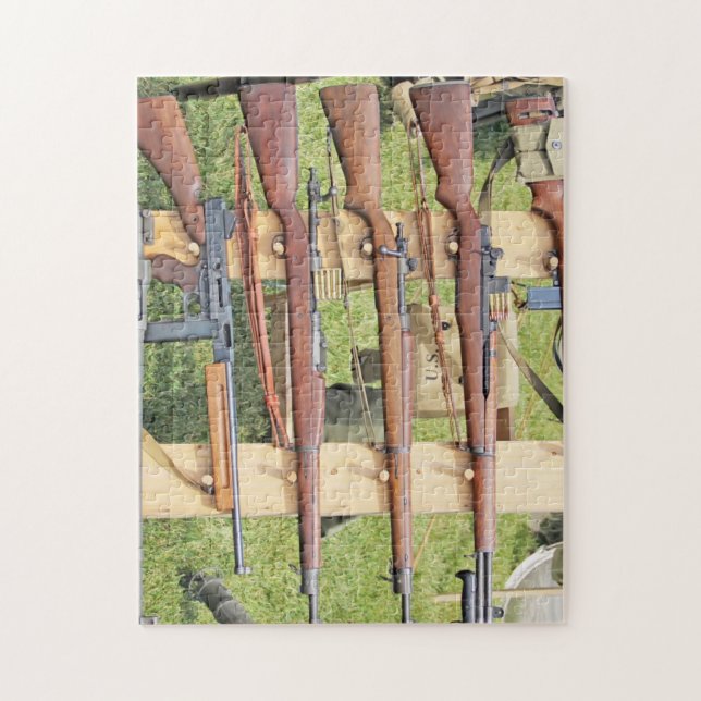 Quebra-cabeça Algumas Armas Pequenas da WWII Em Um Rack Externo (Vertical)