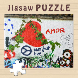 Quebra-cabeça Amor Heart and Peace on a Grafite Wall -