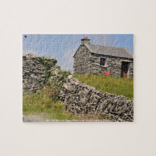 Quebra-cabeça Antiga Cabana e Paredes de Pedra Galway Irlanda.