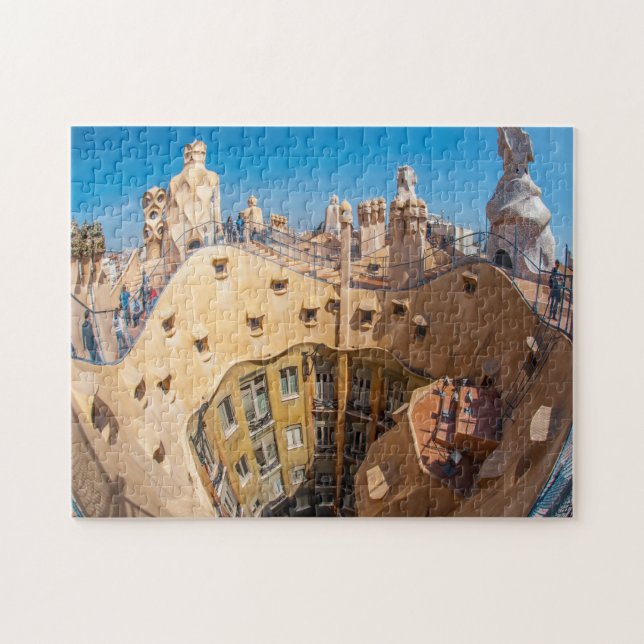 Quebra-cabeça Arquitetura Gaudi Barcelona. (Horizontal)