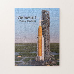 Quebra-cabeça Artemis One Moon Rocket on Pad