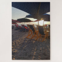 Assentos de Praia Sombreada ao Pôr do Sol