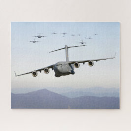 Quebra-cabeça Avião C-17 Globemaster III voa sobre Blue Ridge
