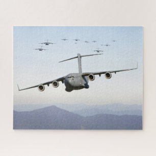Quebra-cabeça Avião C-17 Globemaster III voa sobre Blue Ridge