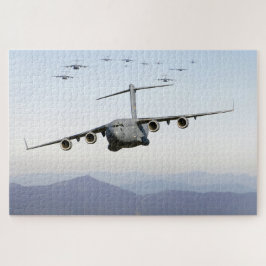 Quebra-cabeça Avião C-17 Globemaster III voa sobre Blue Ridge