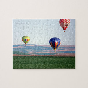 Quebra-cabeça Balões coloridos de ar quente flutuam sobre o trig