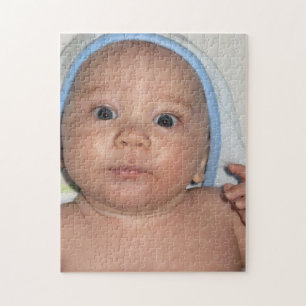 Quebra-cabeça Bebê bonito com foto de toalha encapuzada