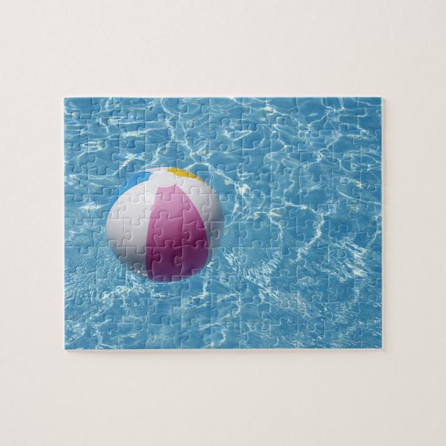 Quebra-cabeça Bola de praia na piscina (Horizontal)