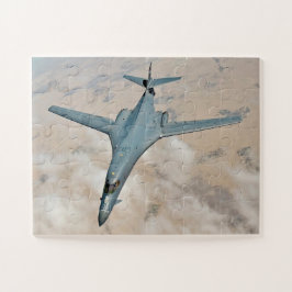 Quebra-cabeça Bombardeiro B-1B em vôo com asas totalmente avança