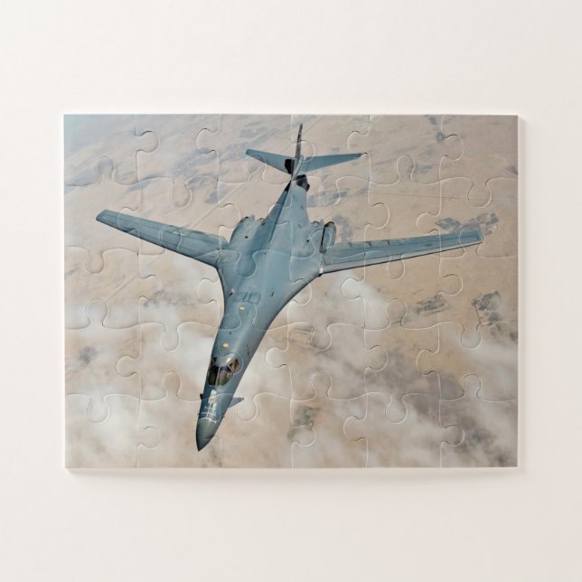 Quebra-cabeça Bombardeiro B-1B em vôo com asas totalmente avança (Horizontal)