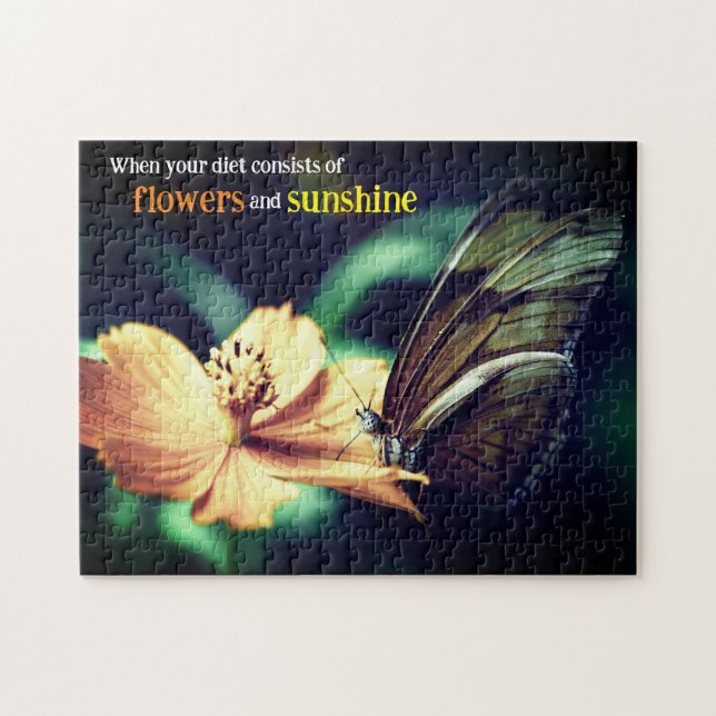 Quebra-cabeça Borboleta se alimentando da flor (Horizontal)