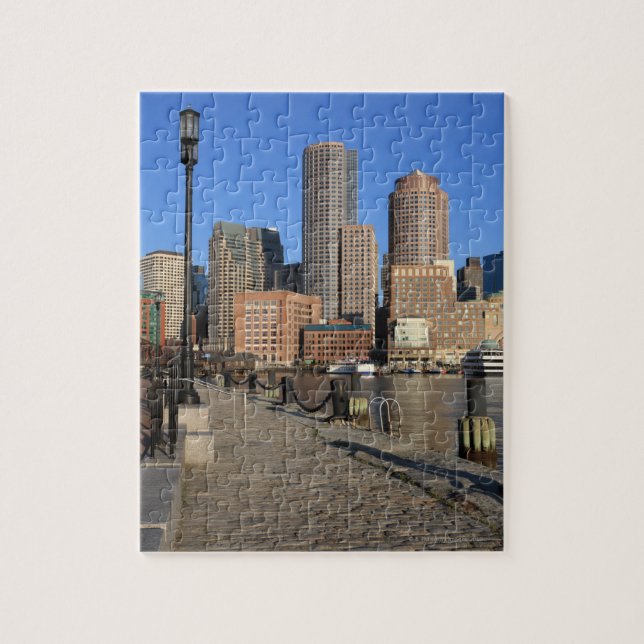 Quebra-cabeça Boston Harbor e Skyline. Boston é uma das (Vertical)