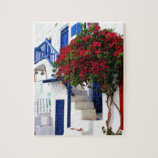 Quebra-cabeça Bougainvillea que cresce na casa em Mykonos,