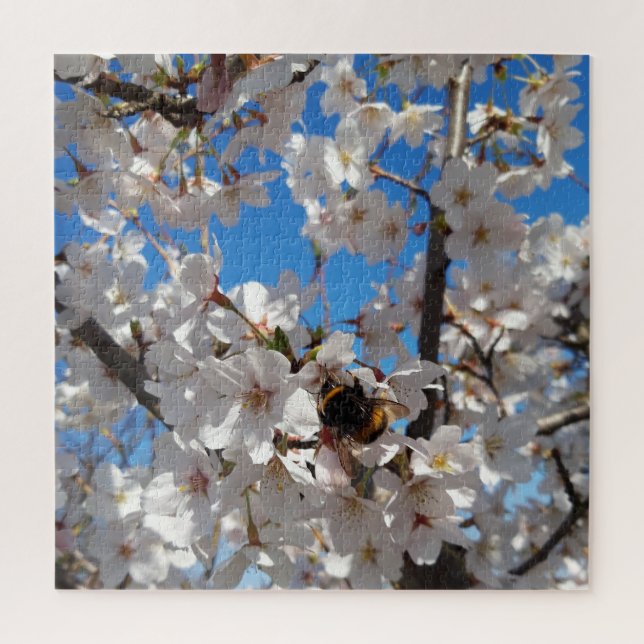 Quebra-cabeça Bumblebee no florescimento selvagem de cereja (Vertical)