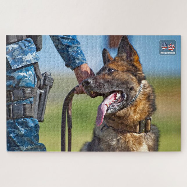 Quebra-cabeça CÃO DE TRABALHO MILITAR DOS EUA (20x30 polegadas) (Horizontal)