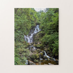 Quebra-cabeça cascata em Kerry, Irlanda (anel of Kerry)