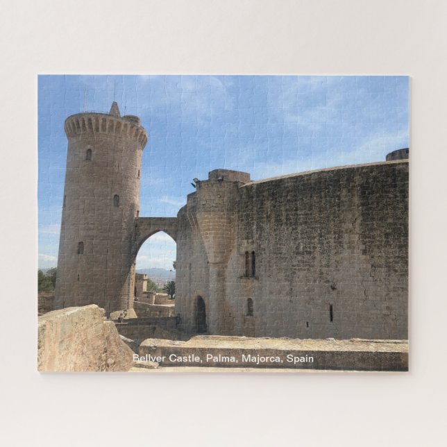Quebra-cabeça Castelo de Bellver, Palma, Maiorca, Espanha em um (Horizontal)
