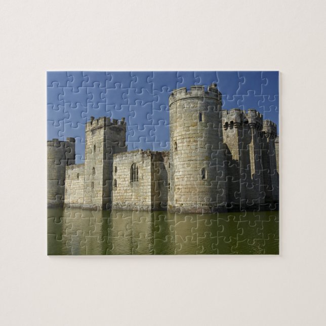 Quebra-cabeça Castelo de Bodiam (1385), refletido em fosso, Este (Horizontal)