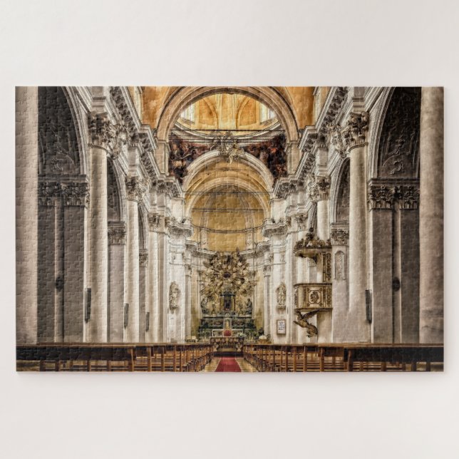 Quebra-cabeça Cena interna da bela catedral (Horizontal)