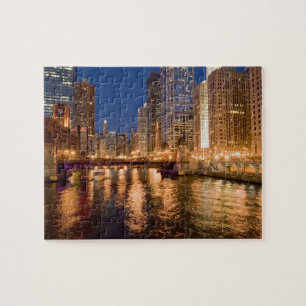 Quebra-cabeça Chicago, Illinois, panorama e rio Chicago às 2