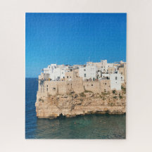 Cliffside em Polignano a Mare, Apúlia, Itália