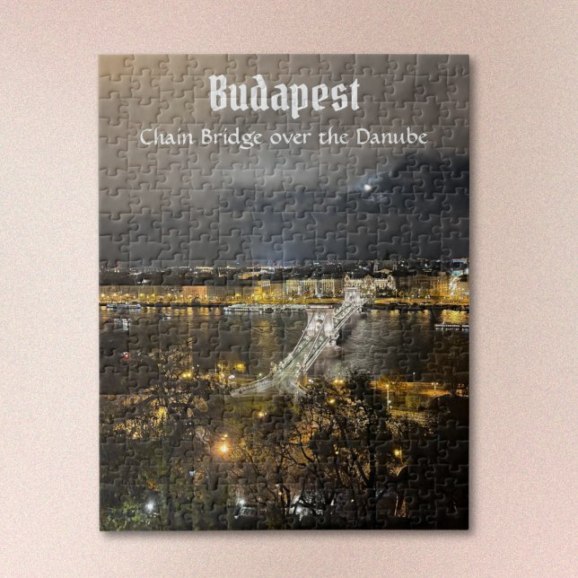 Quebra-cabeça da Ponte das Correntes de Budapeste (Text is optional. Easy to remove or edit. Select Personalize Design to remove text.)
