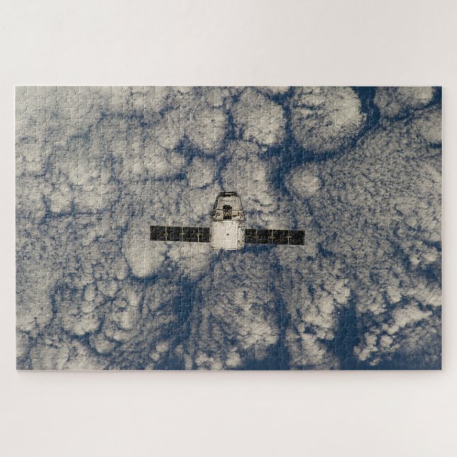 Quebra-cabeça Desafiando o Dragão SpaceX nas nuvens (Horizontal)