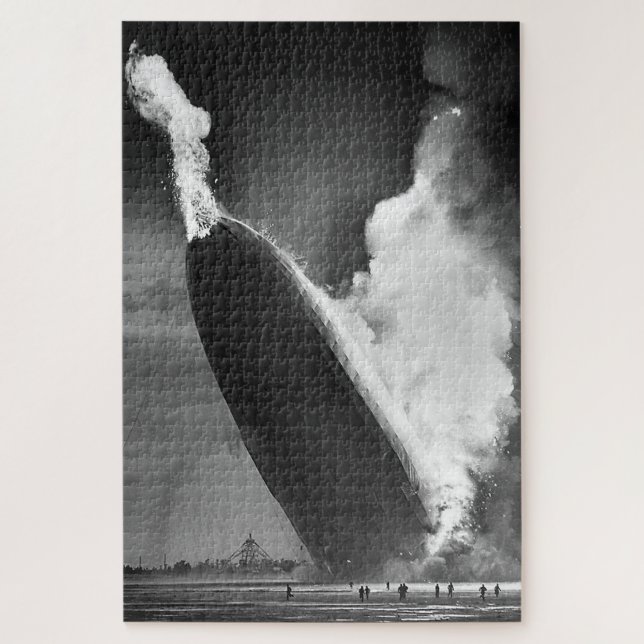 Quebra-cabeça Desastre do Dirigível Hindenburg Por Volta de 1937 (Vertical)