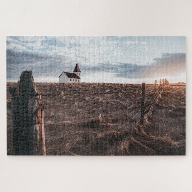 Quebra-cabeça Edifício da Igreja e Campo Hay Durante o Sunset (Horizontal)