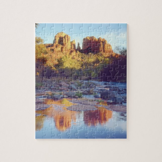 Quebra-cabeça EUA, Arizona, Sedona. Cathedral Rock refletindo (Vertical)