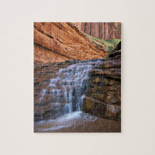 Quebra-cabeça EUA, Utah, Escalante Wilderness. Cachoeira em