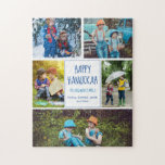 Quebra-cabeça Feliz Hanukkah Moderno Colagem de Fotos Personaliz<br><div class="desc">Este quebra-cabeça de Hanukkah feliz e giro apresenta um layout moderno de 5 fotos da família em um fundo branco com tipografia azul. Este belo presente de Natal judeu apresenta a sua própria colagem de fotografias em torno da sua mensagem e do seu nome familiar.</div>