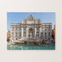 Fontana de Trevi ao início da manhã - Roma, Itália