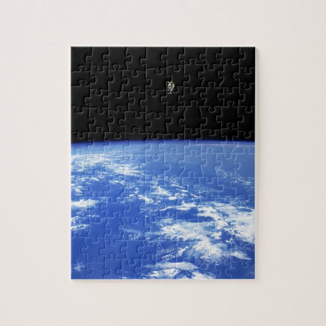 Quebra-cabeça Foto de astronauta da NASA com mochila a jato em c (Vertical)