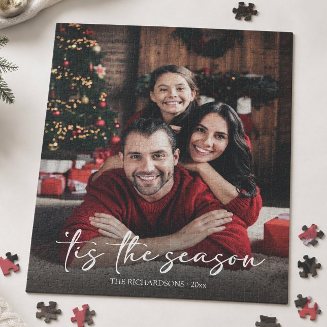 Quebra-cabeça Foto de Família Personalizada de Natal (elegant script calligraphy tis the season christmas custom family photo jigsaw puzzle gift)