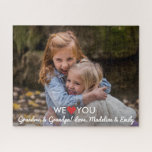 Quebra-cabeça Foto Personalizada Da Família Que Te Ama Avós<br><div class="desc">Crie seu próprio quebra-cabeça de quebra-cabeça especial carregando uma foto e adicionando texto personalizado. Design apresenta as palavras We (Heart) you! Adicione vovó e vovô,  mãe,  Pai etc. Faz um presente único para aniversários,  feriados,  dia de as mães/dia de os pais e dia de avós.</div>