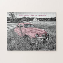 Foto preta e branca de um carro vintage dos anos 5