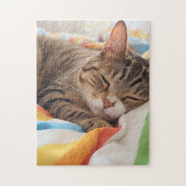 Quebra-cabeça Gato de mesa sonolento em folhas coloridas
