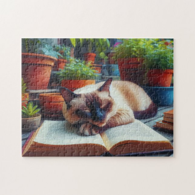 Quebra-cabeça Gato siamês dormindo em pintura de jardim de livro (Horizontal)
