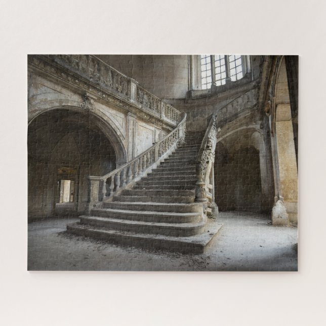 Quebra-cabeça Grand Staircase em uma Fantasia Abandonada Chateau (Horizontal)