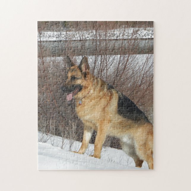 Quebra-cabeça GSD na neve do inverno (Vertical)