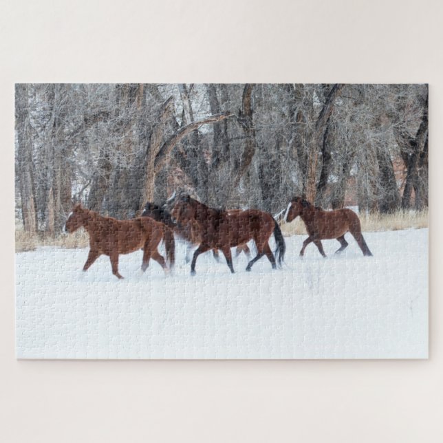 Quebra-cabeça Herd of Horses Running in Winters Snow (Horizontal)