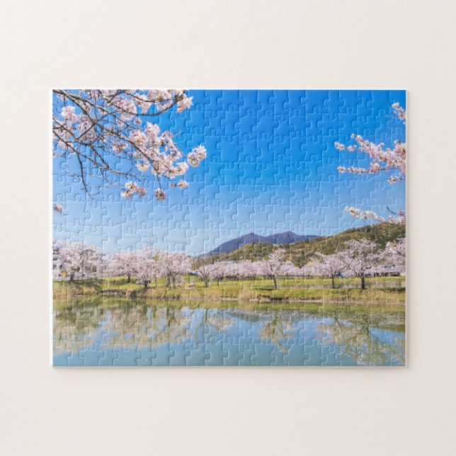 Quebra-cabeça Hojo Pond and cherry blossoms (Horizontal)