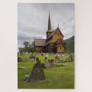 Quebra-cabeça Igreja do Stave com o cemitério em Noruega