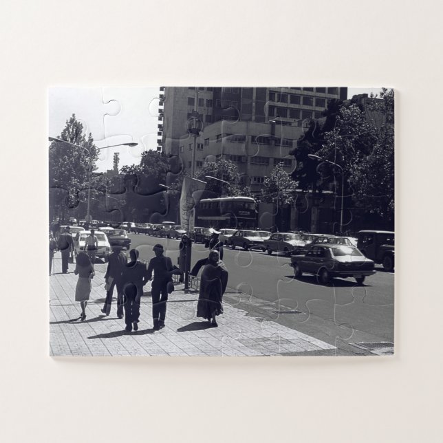 Quebra-cabeça Irã antigo rua da cidade de Teerã e pessoas (Horizontal)