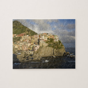 Quebra-cabeça Itália, Cinque Terre, Manarola. Vila no penhasco.