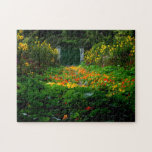 Quebra-cabeça Jardim de Monet, Giverny, França no outono<br><div class="desc">Foto do jardim de Claude Monet em Giverny,  França,  em setembro,  com uma mostra de náuseas amarelas e laranja.</div>